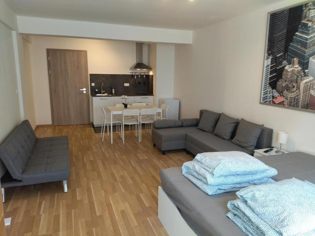Brand New Studio Apartment #24 In Elite Residence With Free Secure Parking In The Center Praga Exterior foto
